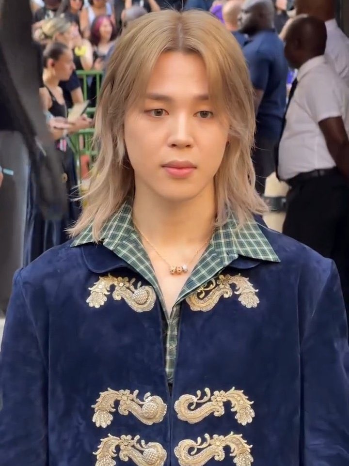 ForJiminCol's tweet photo. DIOR GLOBAL AMBASSADOR JIMIN
#JIMINxDIOR
#JIMINxPFW
#JIMINxDiorSummer27 #DiorSummer27 https://t.co/GspTkT9SmY