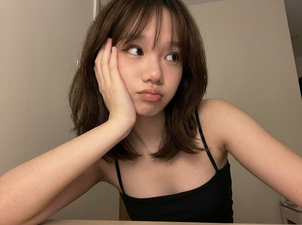 emilylyi's tweet photo. selfies like these…✨🤍 https://t.co/UNYfn4hQiA