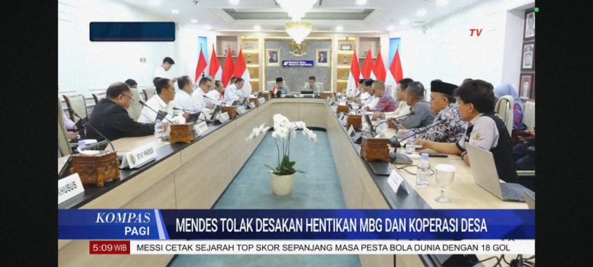budiivan070's tweet photo. *MBG* adalah program negara untuk memastikan terpenuhinya standar gizi anak dan ibu hamil di Indonesia, *Koperasi Desa Merah Putih* menguatkan  ekonomi masyarakat desa secara berkelanjutan

@YandriSusanto
@ARizaPatria
@KemensetnegRI

#KementerianDesaPDT
#BPSDMKementerianDesaPDT https://t.co/FN20hG8R88