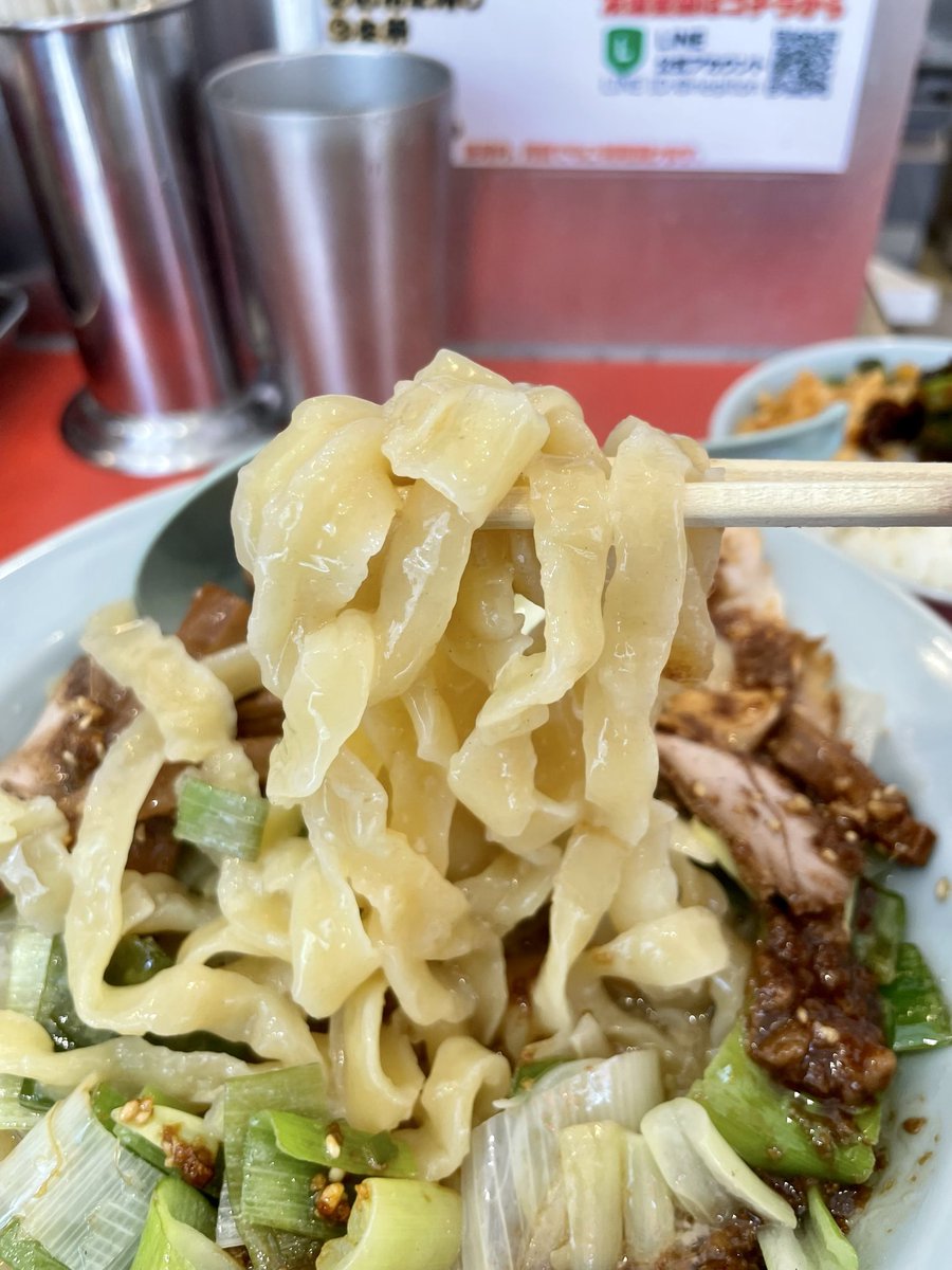 shivkawan's tweet photo. #ラーメンねぎとん@平井

汁なしねぎとん麺🐽☺︎
＠無料半ライス🍚 https://t.co/pmsUVUWv2v