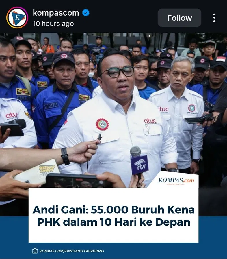 dimarsasongko98's tweet photo. Selasa, 23 Juni 2026.
Di acara yang sama.

Andi Gani lapor ke Dasco:

"Bang, 55.000 buruh PHK dalam 10 hari.
Gas industri naik dari $6 jadi $23."

Dasco langsung telepon Dirut Pertamina.
Artinya: masalahnya nyata.

Lalu Dasco pidato:
 "Ekonomi kita kuat, tapi digoreng runtuh."

Yang "menggoreng" itu siapa, Bang?

Andi Gani yang lapor langsung ke muka sampeyan?

Atau buruh yang kontraknya sudah ditandatangani buat di-PHK?

Indonesia produsen LNG terbesar.
Industrinya sendiri kekurangan gas.
Gasnya... diekspor.

Kalau ini "digoreng" ,
wajan-nya siapa?