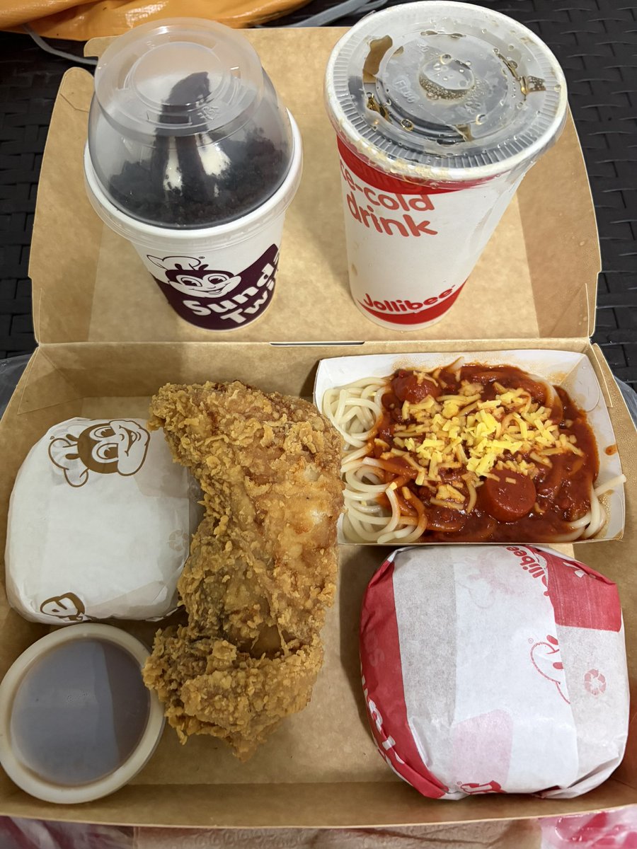 Sunooyaaauriagi's tweet photo. Thank you so much @azazezi for the ga! Super fast ng super meal 🥹 Naka jollibee sa birthday ni Sunoo. https://t.co/JTcsv00jWi
