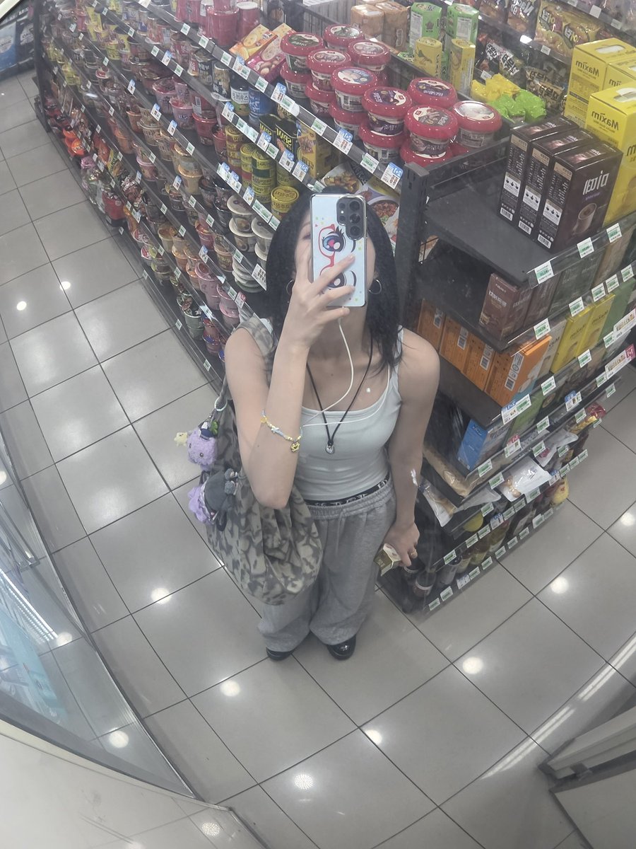 ๊ฟ์ด tweet media