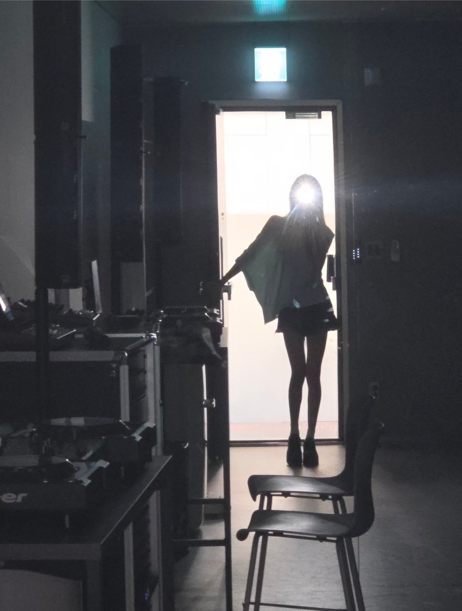 H2H_INA's tweet photo. 260624 #JUUN weverse post 

Diriku di cermin

#Hearts2Hearts #하츠투하츠 #주은
@Hearts2Hearts https://t.co/4bzO5JKBGM