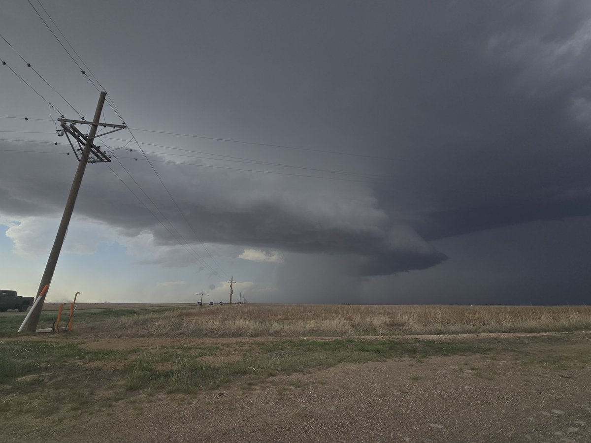 wicked_skies's tweet photo. @AriWeather https://t.co/aP1d3em1pI