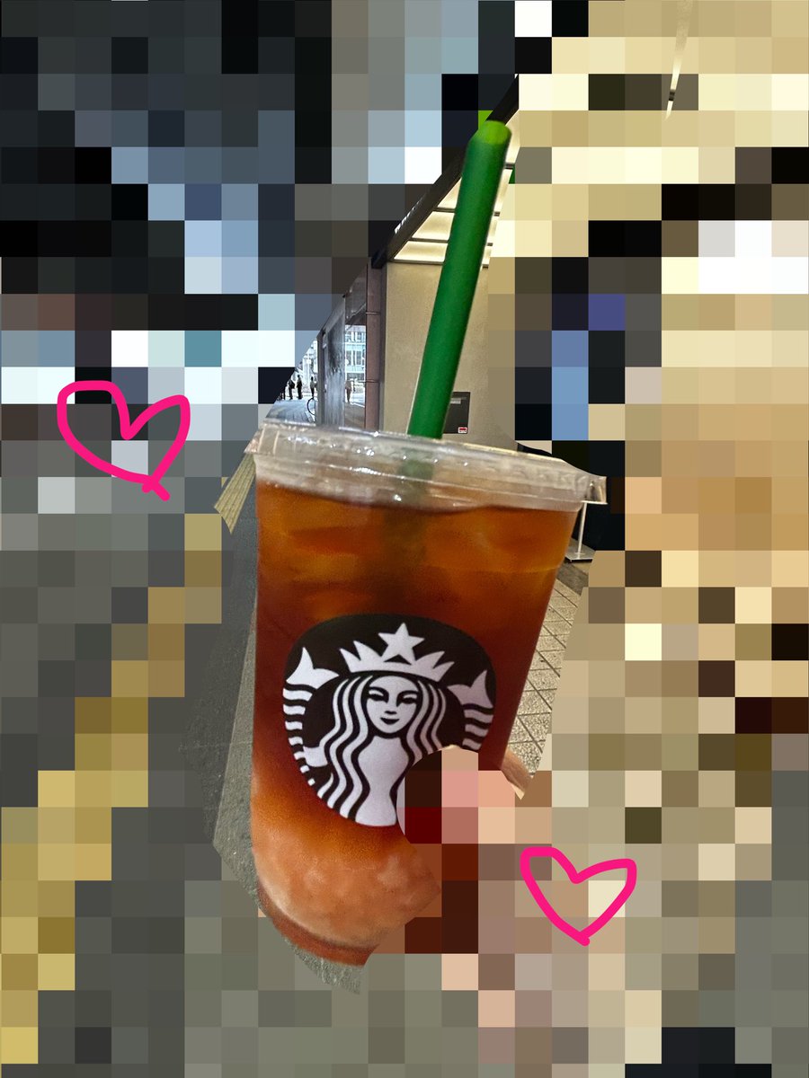 yu__g03's tweet photo. 背景隠しすぎてよくわからんくなった！笑
ピーチティー飲んできた🍑
ティーがブラックティーで甘さ控えめだから今度はハチミツ入れる🍯 https://t.co/0a7sfjuibM