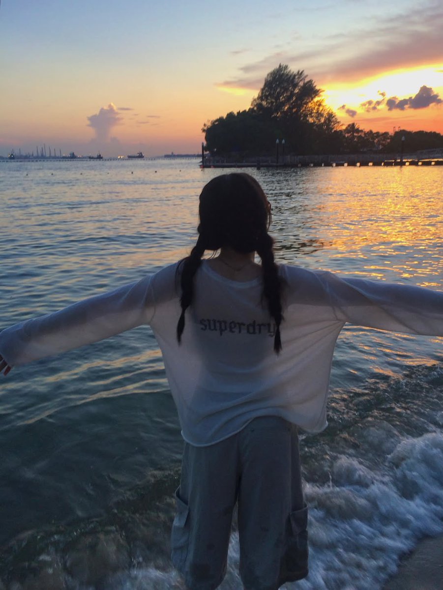 S2ver__'s tweet photo. 260624 수민이 인스타 (4/20) ♡
🩵💛🌴🌅🍨🎠
#KIMSUMIN https://t.co/bP9Wxcpllx