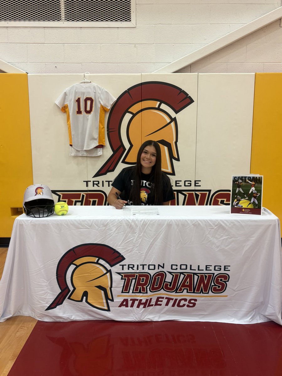 TritonSoftball_'s tweet photo. 🚨FUTURE TROJAN ALERT🚨

Congratulations to future Trojan Mariah Becerra on her official signing to Triton College!!🔱 

#LOVETHEGAME #ROLLTROJ #TC4L https://t.co/gU41u91Fyp