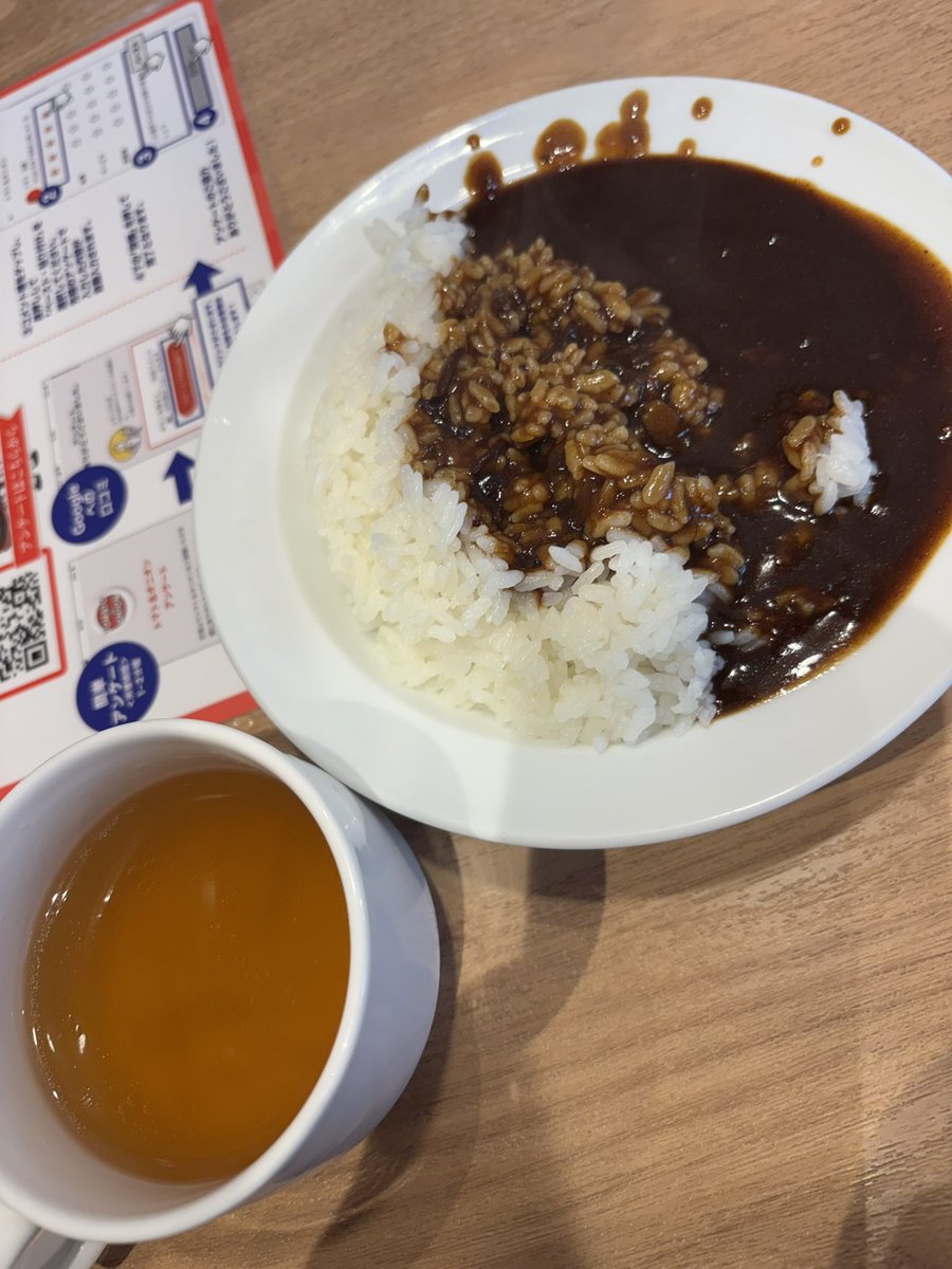 KUREI_07's tweet photo. 今日のお昼はチーズハンバーグ🍴🌞

とろとろのチェダーチーズが最高だぜぇ╰( ⍢ )╯ｳｵｫｵｫｫｫｵｵｫ

ご飯とカレーも食べ放題とかマジ神✨️

お腹いっぱいだぁ_(-ω-`_)_

ご馳走様でした😋🙏

 #紅麗のお昼
 #ハンバーグ https://t.co/4YP9UbbUca