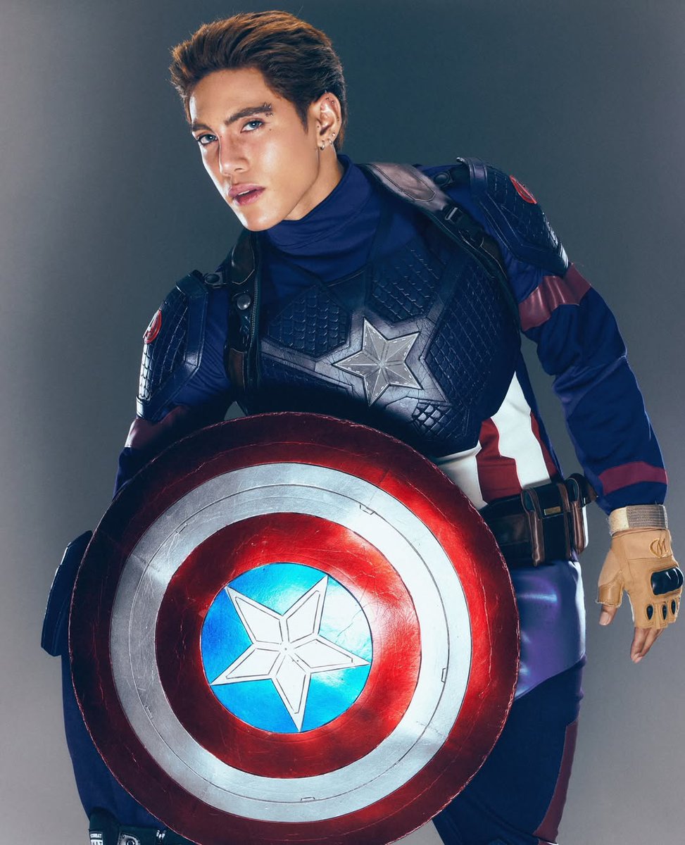 gmanetwork's tweet photo. FROM COACH STELL TO CAPTAIN AJERO 🤩🛡️

LOOK: SB19’s Stell left fans stunned with his striking Captain America-inspired photoshoot.

📸: alansegui via stell16_ / Instagram
#SB19 #Stell #StellAjero https://t.co/sw3JeKBDhY