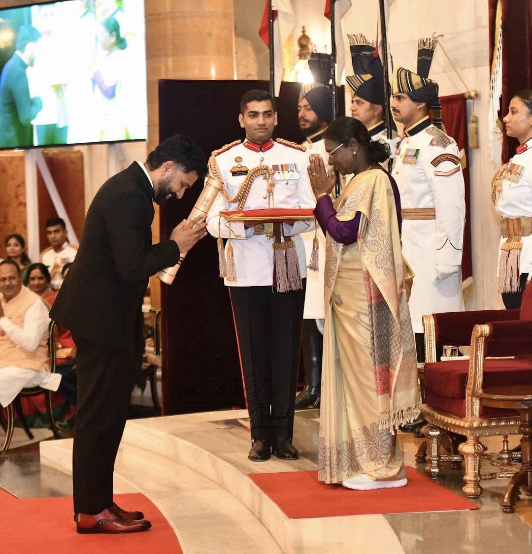 SONU_SRIV45's tweet photo. Well deserved! One of the finest Indian Captain and white-ball opener of all time. The nation today honored the man who delivered countless victories for India with 
his bat by conferring the Padma Shri 
upon him Congratulations @ImRo45 
Whole country is proud of you..🇮🇳❤️ https://t.co/bNAiZqutEs