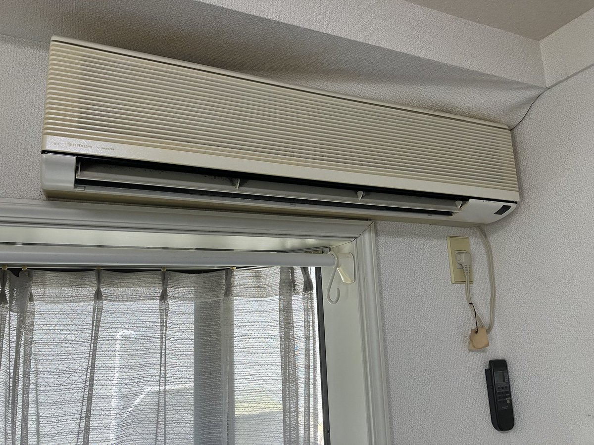 92_t's tweet photo. 信州の本拠地のエアコン故障交換から２年、今度は東京の出稼ぎ拠点のエアコンか���異音が。だいぶ年季が入ってるので、大家さんと相談して予防交換ということになりました(^^; https://t.co/8U2RVQYe8H