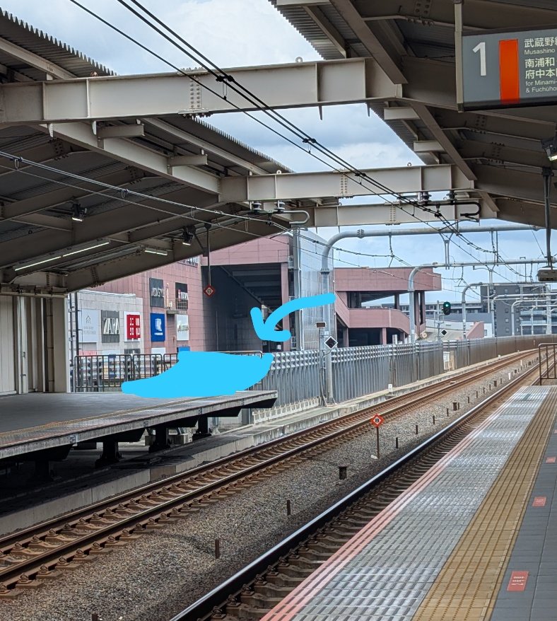 ukasamaaaaa's tweet photo. 越谷レイクタウン駅、ここにIC専用改札でいいからつけて直結してほしい。
下まで降りてまた上がるのめんどくさい( https://t.co/ATqGWrOQKX