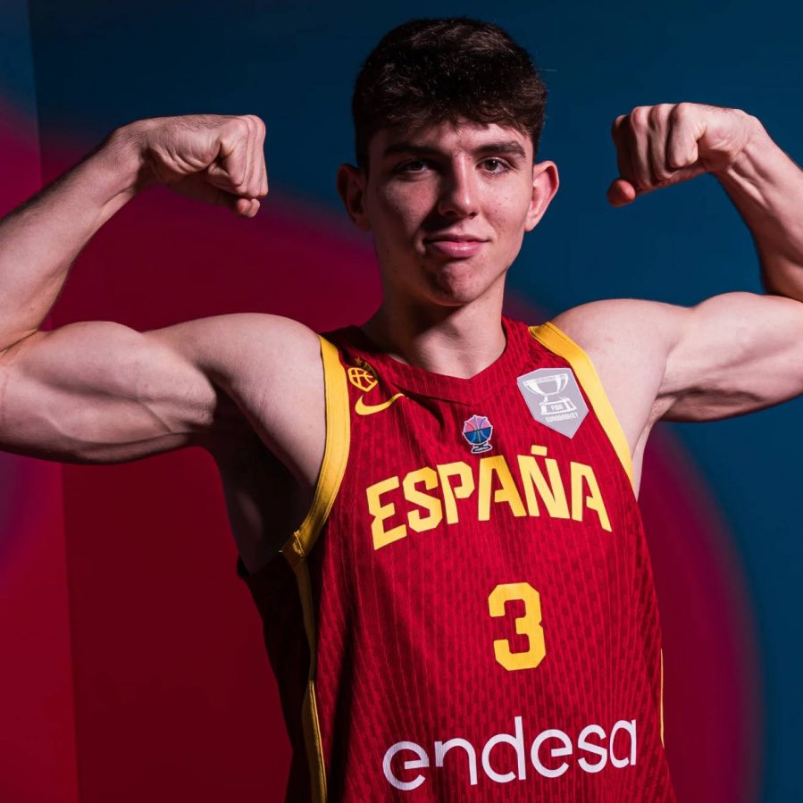 All_Things_Mavs's tweet photo. On Sergio De Larrea:

"A guard with optimal size who has shown his versatility for 2 straight season at the highest levels of competition outside the NBA, playing as an elite off-ball shooter, while also creating for others with his advanced passing vision."

@NoCeilingsNBA 🔥 https://t.co/b5CXWPet3J