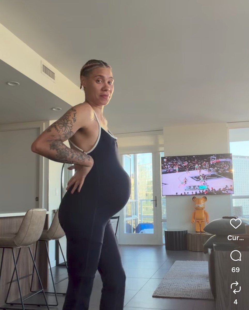 tsvickpb's tweet photo. NATISHA WHAT THE ACTUAL FUCK 😭😭😭 https://t.co/iz64Hm3rL8