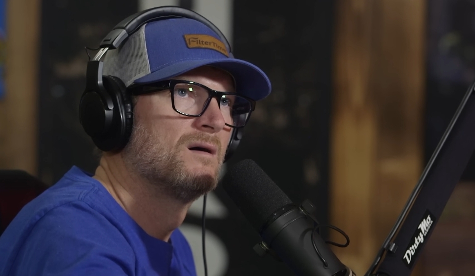 Ole4Name's tweet photo. @DaleJr Me anytime Dale post blurred Brakes https://t.co/ftmH37O3L2