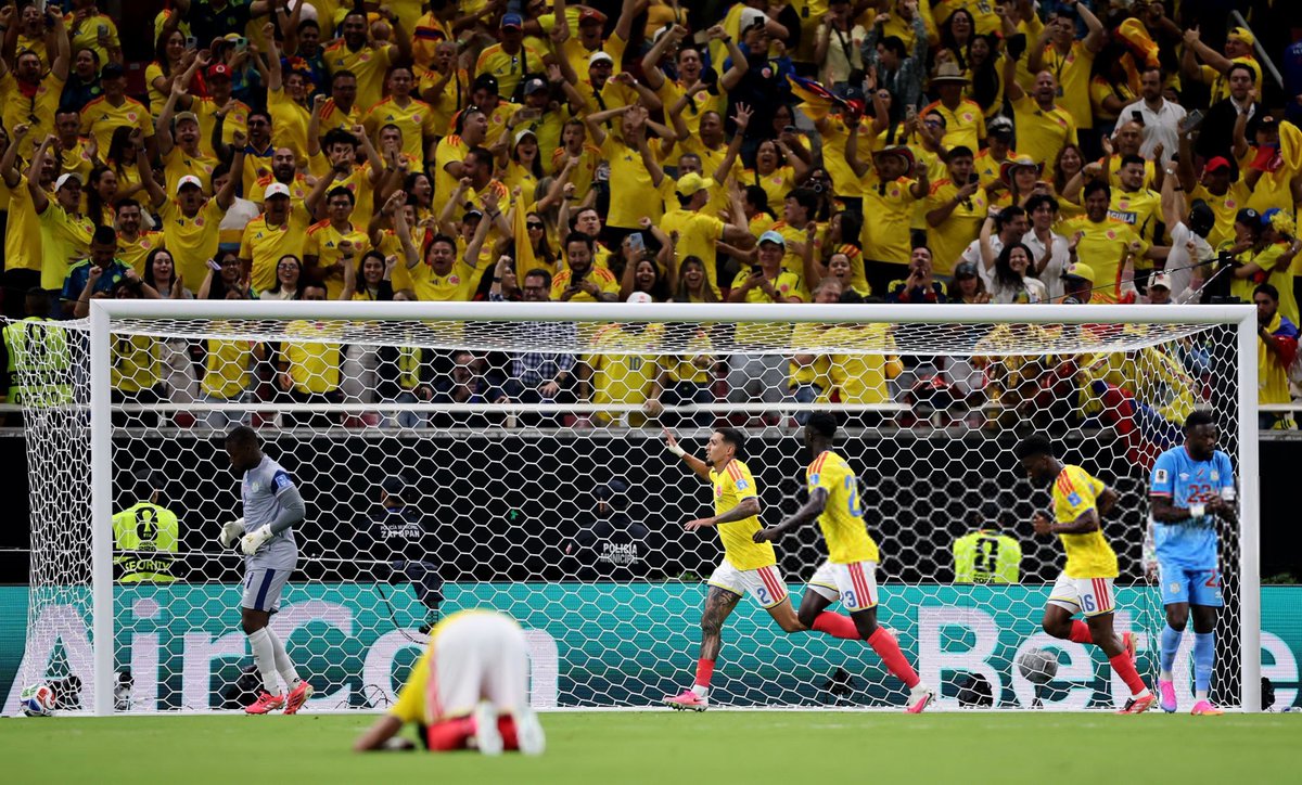 Anpic4k's tweet photo. Daniel Munoz | دانيل مونيوز
#ConOrgulloColombiano   | #COLCOD | #FIFAWorldCup https://t.co/Qzyr1HyxaU