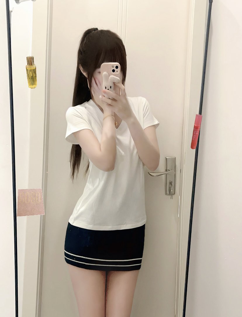 Chengzwx's tweet photo. 今天又有时间啦 在香港尖沙咀
1300 个人兼职 有房可约 https://t.co/ZkxAKbFbut
