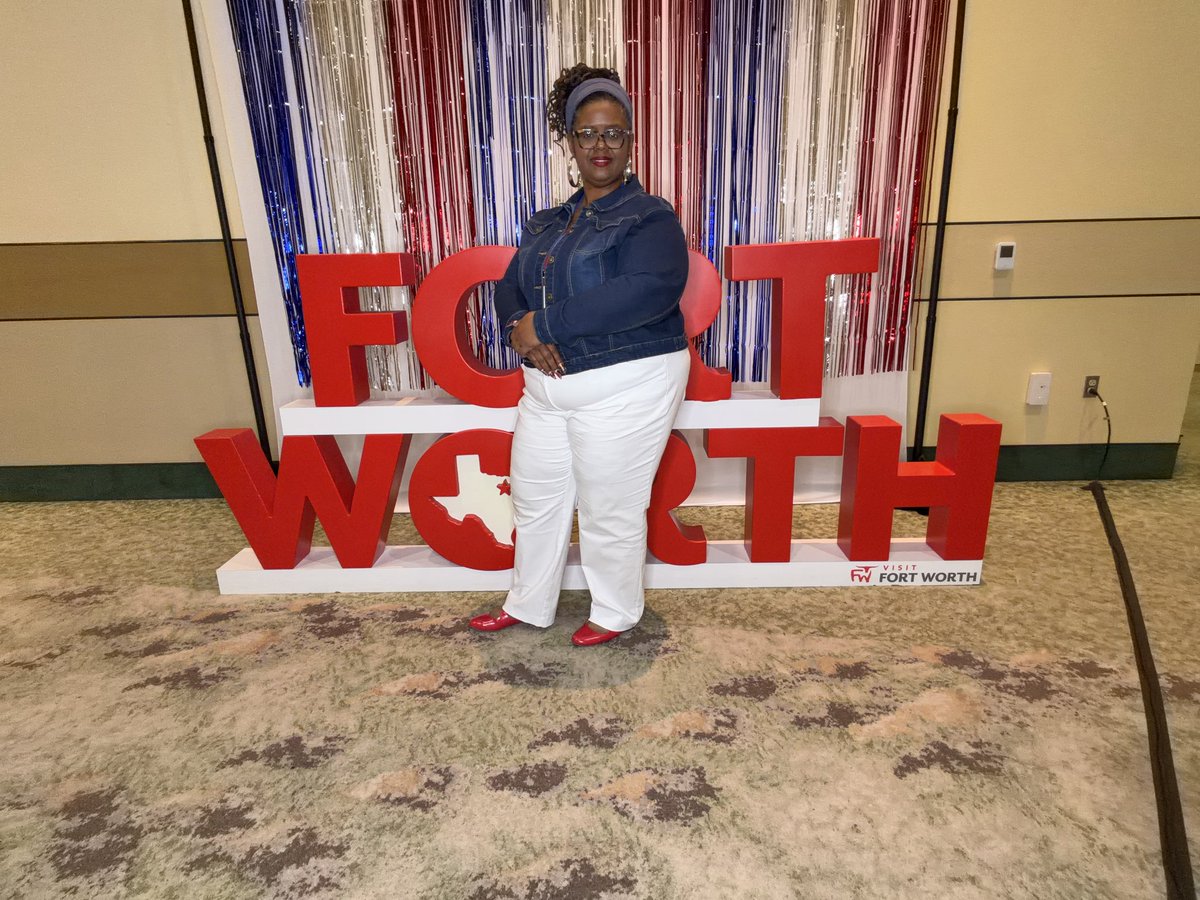 APMcGee_MEd's tweet photo. A time was had, sessions were amazing and I learned so much! Day 1 in the books. https://t.co/UehIw7QwTt