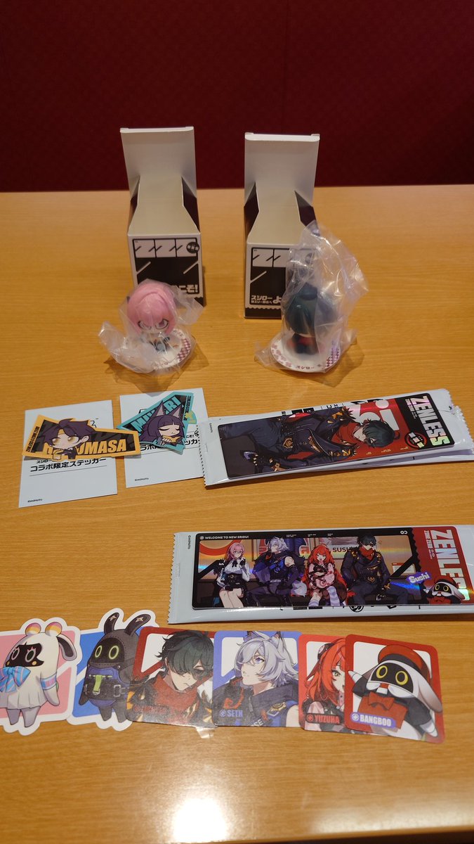 SH360iTV's tweet photo. ゼンゼロスシローコラボ行ってきた！

食べたのはコラボの合鴨×4皿、えび×1皿、つぶ貝×1皿、手巻×3皿、ケーキ2種各1個、ドリンク×2杯を注文して6千円超えててコラボで仕方ないと思っても高い…
しかもレザーチケットはライトがダブり、フィギュアは狙いの柚葉入手ならず…orz https://t.co/ZEVrIaZUzQ