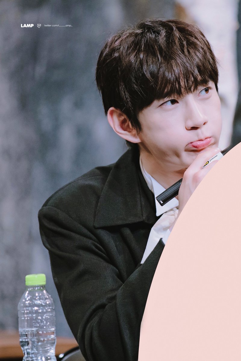 l_____amp_'s tweet photo. 260623 헤르츠클란 사인회
#김서환 크나우어

누가 이렇게 귀엽게 고민을😗 https://t.co/9d4vjQU0Ys