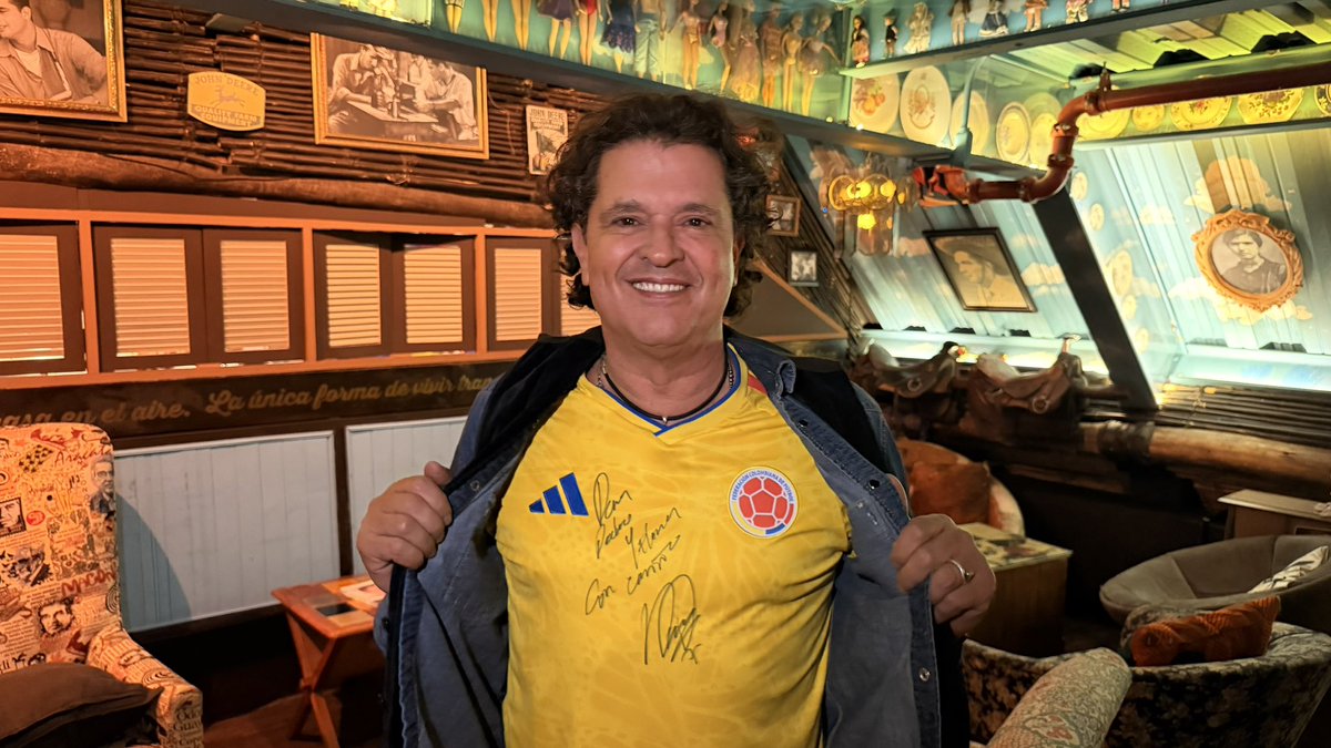 carlosvives's tweet photo. ¡Sí sí sí! Este amor es tan profundo, somos la fiebre amarilla que se riega por el mundo. ¡Sí sí sí! Es mi canto vagabundo que ya tengo la repisa para la copa del mundo🙌🏼⚽️

¡Vamos Colombia!❤️🇨🇴 @FCFSeleccionCol https://t.co/mwKGQh8MhE