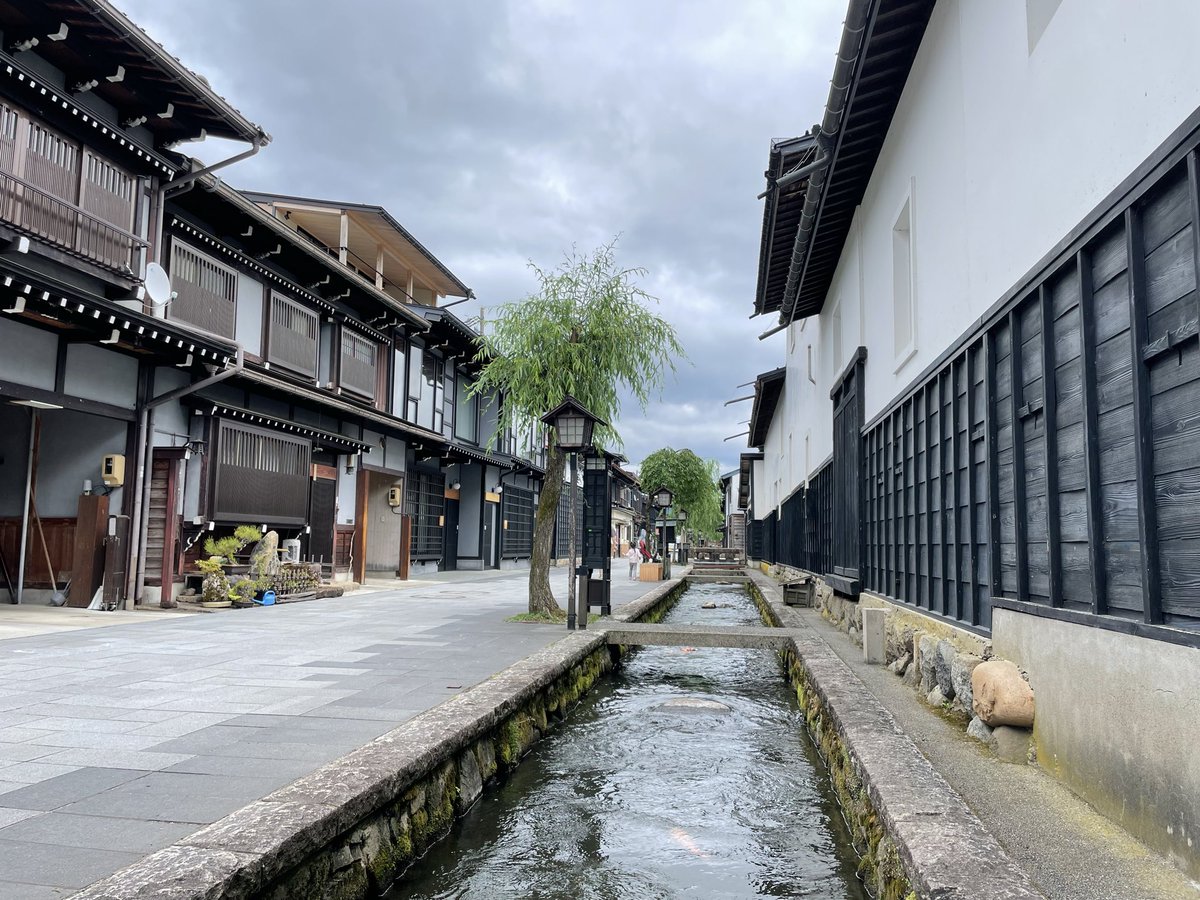 takoshimaru8's tweet photo. 2026年5月、岐阜
名古屋出張後に延泊して岐阜の行ったことない所へ。ひるがの高原はSAと分水嶺だけとはいえ良かった。古川と高山ラーメンは微妙。
奥飛騨温泉は野湯も多く、偶然とはいえ閉業間際の深山荘に行けたのも良かった。
目当ての一つの新穂高ロープウェイはこの通り霧の中ｗリベンジ必至!!!!! https://t.co/zyPgDeGRka