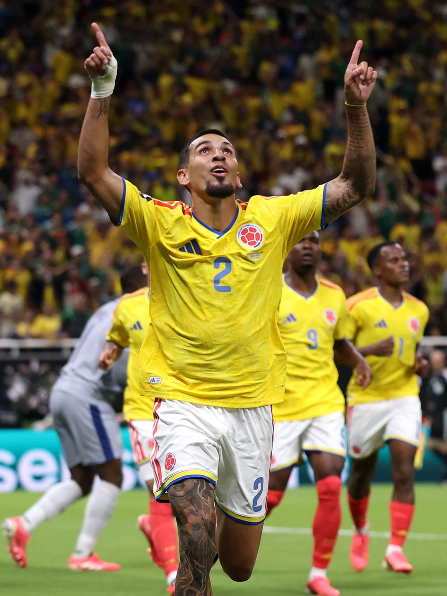 FIFAWorldCup's tweet photo. Daniel Muñoz does it again 🤩

#FIFAWorldCup https://t.co/UJ6Gkxci4r