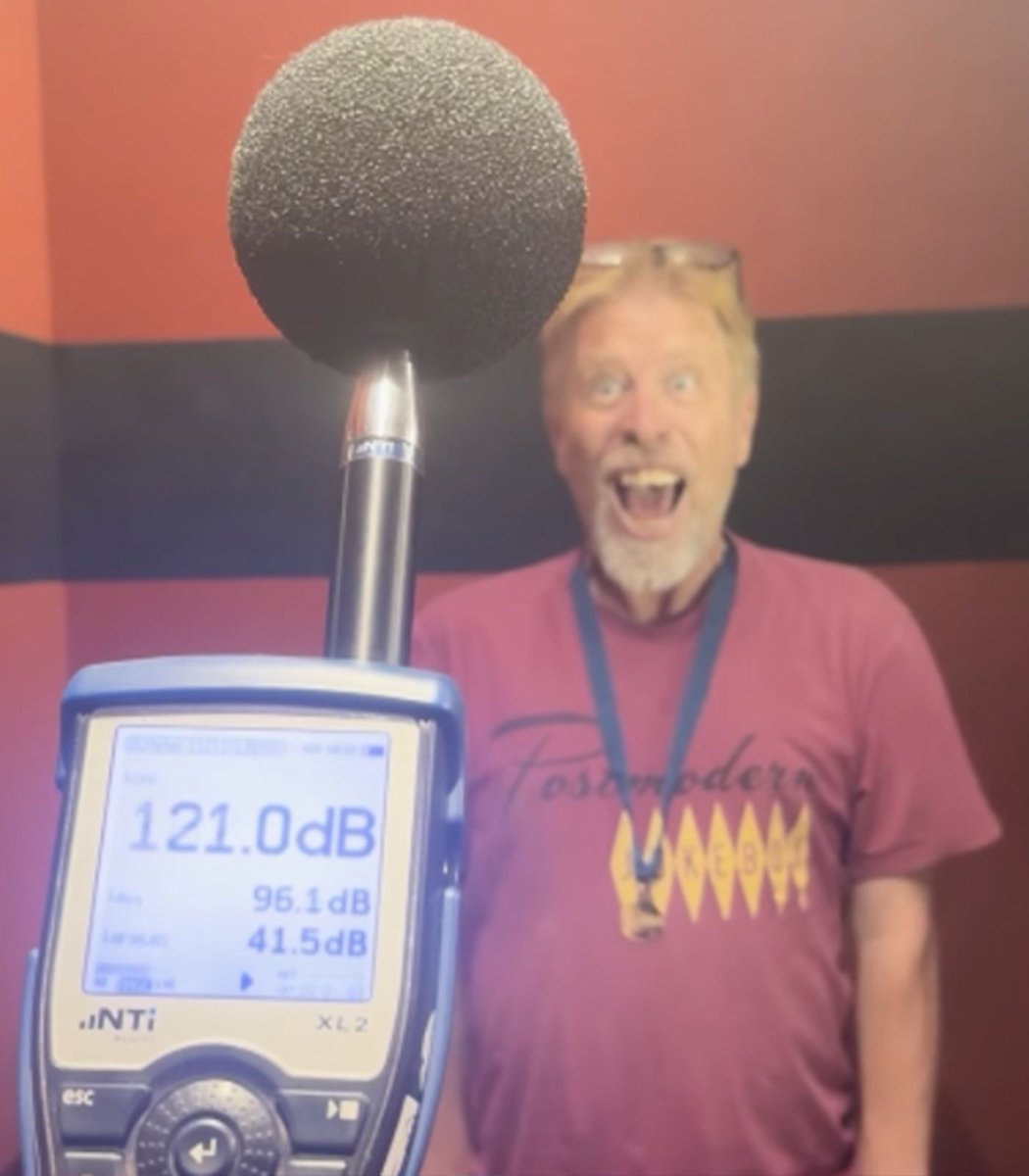 Dexerto's tweet photo. A town crier has broken the Guiness World Record for loudest shout

Joseph McGrail-Bateup screamed "now" at 122.4 decibels, beating the previous record of 121.7 from a Northern Irish teacher which had stood since 1994 https://t.co/23Z43Hg2xO