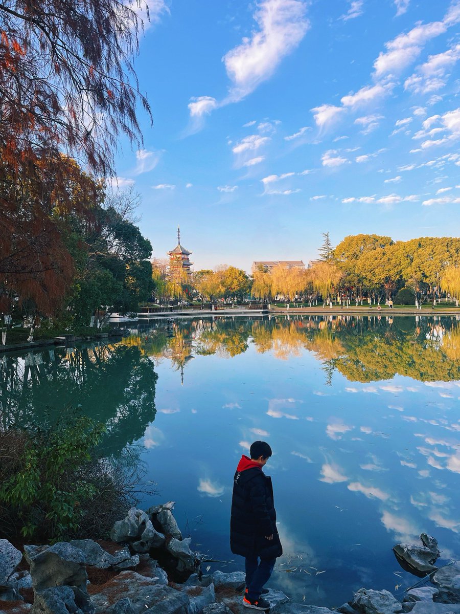 Bordlely's tweet photo. [Campus Photography Club outdoor shoot tomorrow at 9 AM by the lake! Bring your camera u0026 creative vibe—all skill levels welcome! ]， https://t.co/nJvWnbfm4F