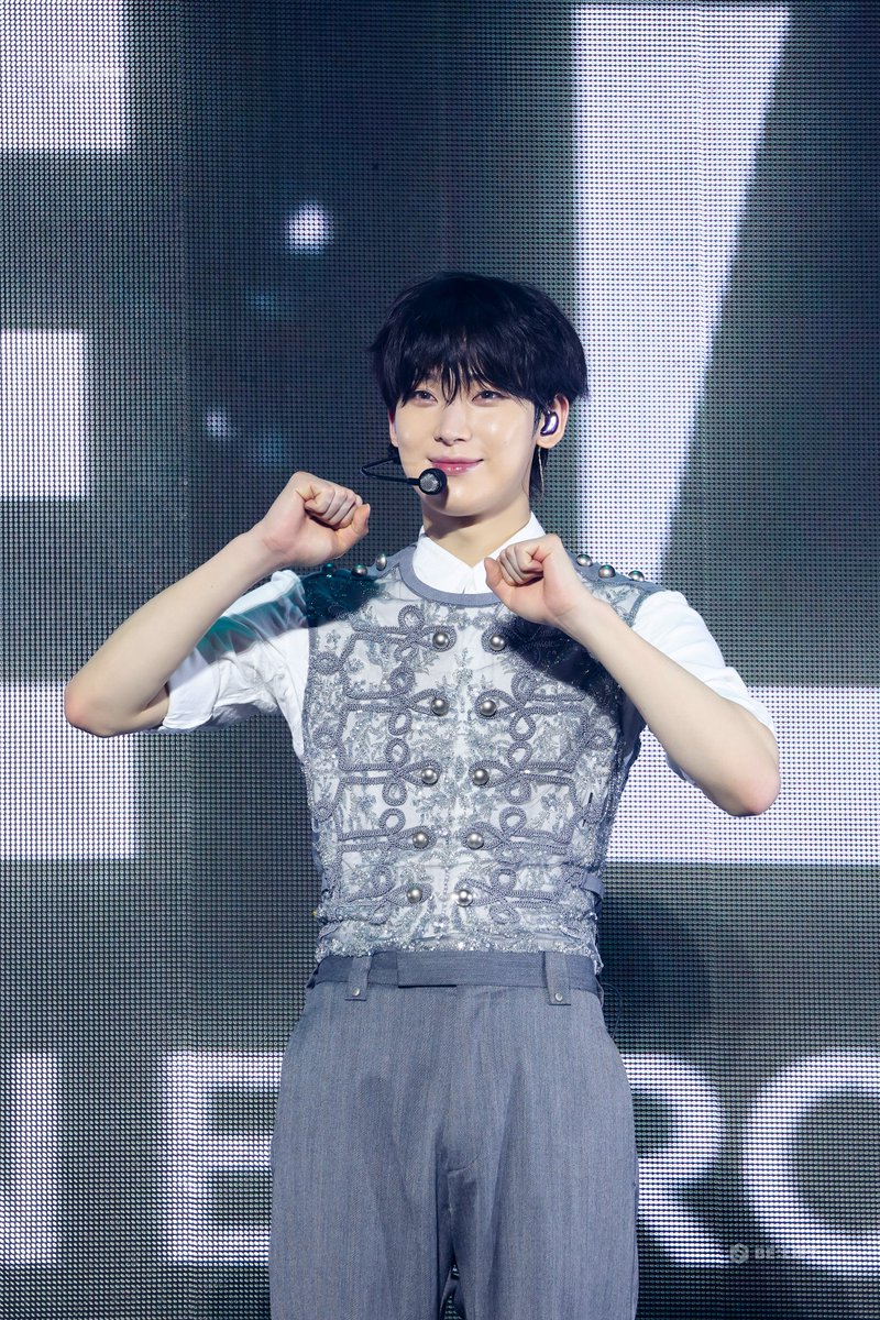 enhypenweverse's tweet photo. [PHOTO] 260624

Happy SUNOO Day Photos🎂

(1/3)

SUNOO OUR BRIGHTEST HUE
#JunePaintedBySUNOO #챱챱_떠눙이_생일축하하쟈_챱챱 #ENHYPEN_SUNOO #엔하이픈_선우 @ENHYPEN_members @ENHYPEN https://t.co/7Pe1tpB2q0