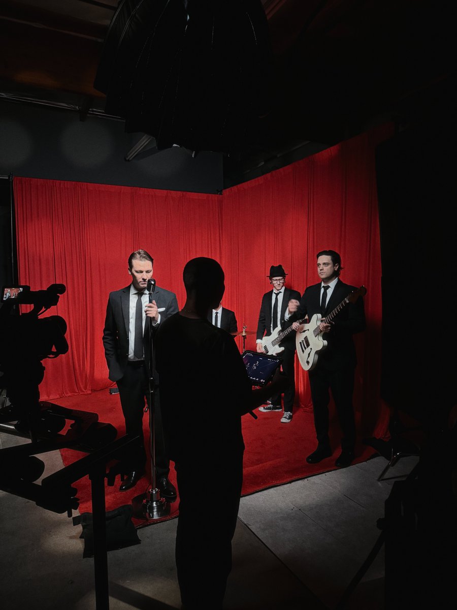 PYH_Band's tweet photo. does the algorithm like pop punk goes jazz?

our new single “Let Go” is out now! listen wherever you listen to music. ❤️🎈🥀

link in bio. https://t.co/eLrJ1lHpDZ