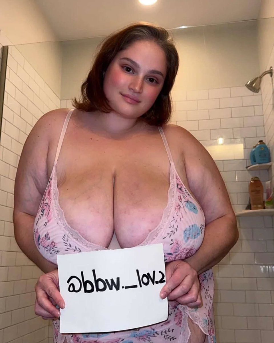 bbw__lov_eu2b's tweet photo. The prettiest plump babe on IG   Check out more at her links too https://t.co/LCXZfC4V6t