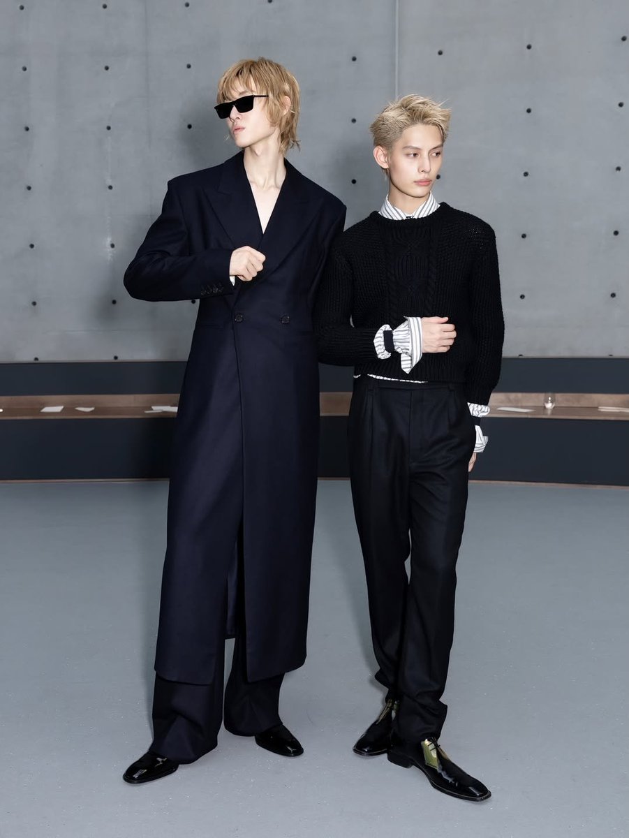 eomcoertis's tweet photo. CORTIS Martin &amp; James for Yves Saint Laurent 27 S/S Show! ✨️

Photographed by roster 

#CORTISxParisFashionWeek
#JAMES_MARTIN
#SaintLaurent #CORTIS @YSL https://t.co/pPuaQxc33H