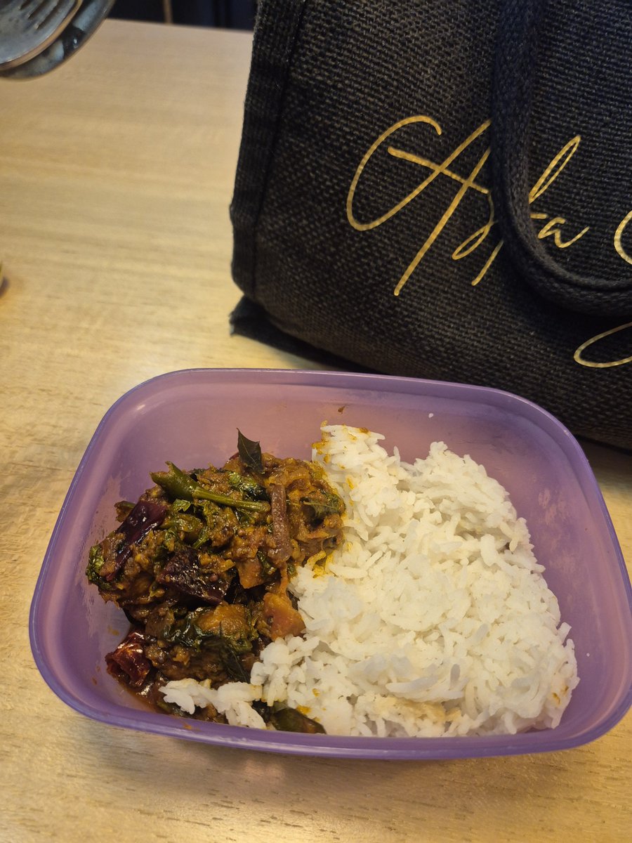 anyrafsa's tweet photo. Alhamdulillah untuk rezeki makan tengahari . https://t.co/s2yFn5KGOl