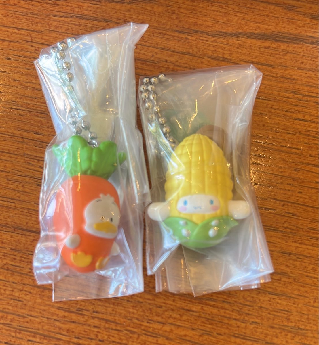 still5yu's tweet photo. 【交換】
サンリオ サンリオキャラクターズ ベジタブル 野菜 ベジタブルビスケット＆チャーム 

譲▶︎シナモン、ペックル

求▶︎ポムポムプリン

郵送交換のみ https://t.co/Qp3VGvfn0p