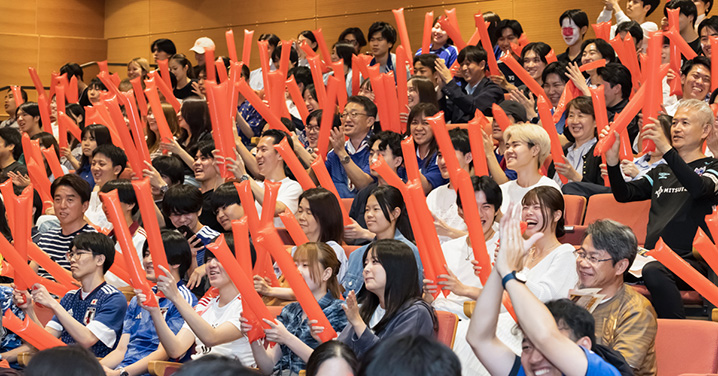Chuo_PR's tweet photo. #中央大学 スポーツ振興 より

FIFAワールドカップ2026パブリックビューイング開催報告（御礼）
https://t.co/uRct02Octg

#FIFAワールドカップ
#サッカーワールドカップ
#渡辺剛 https://t.co/3Kha66dtQY
