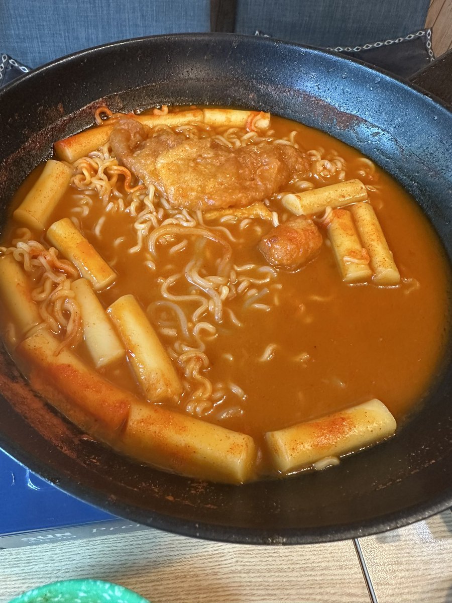 MeiLin0622's tweet photo. 벅시분식 왔어요
상원이 사인을 남겼어요 ㅠㅠ
말레이시아 원츄 입니다🫶🏻

来探店了 相原发帖那天来过了
还留下了签名

Sangwonnie came here two days ago
and left his sign here https://t.co/rgKo5dMsad