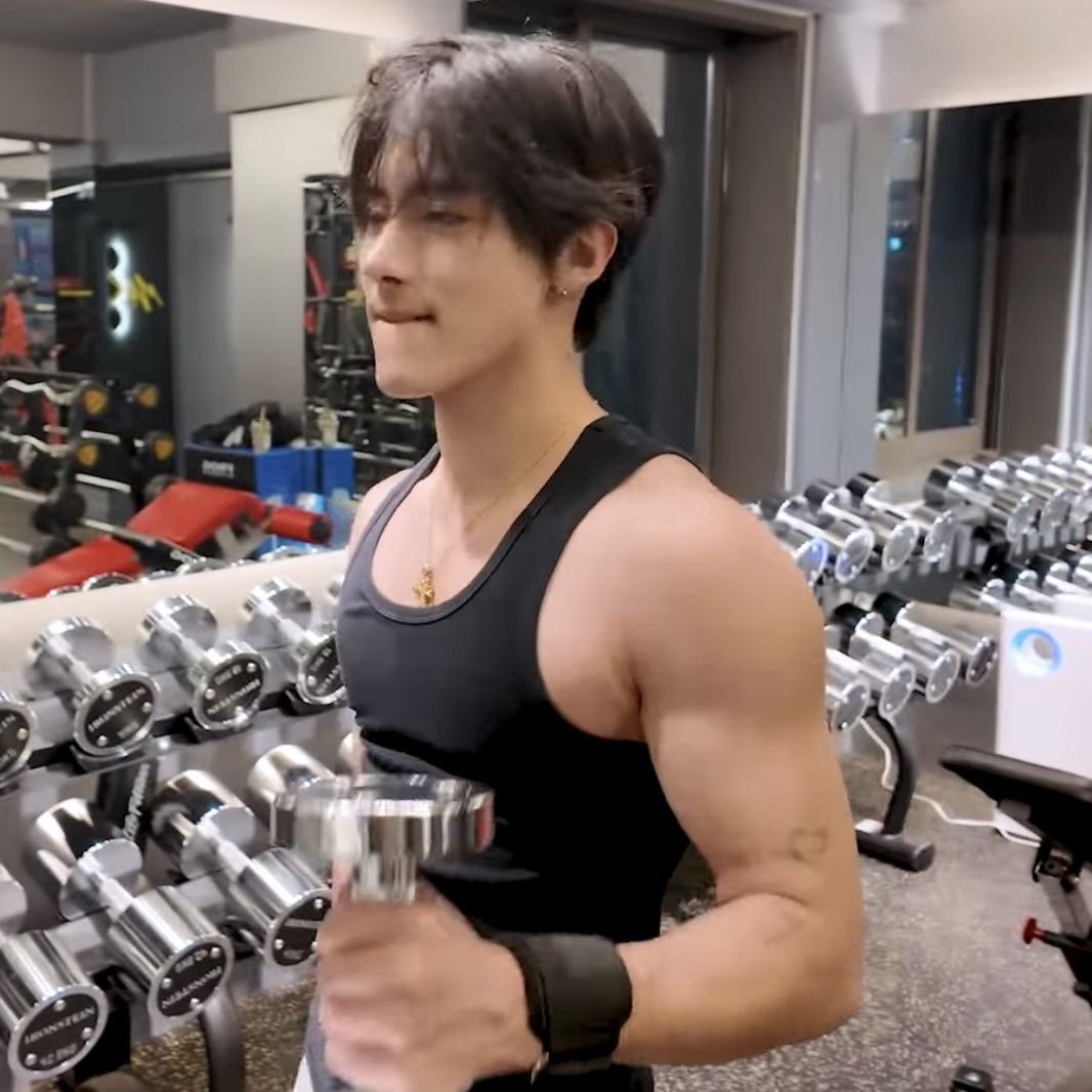 islouisis's tweet photo. ⠀ ⠀ ⠀ ⠀       ⠀⠀
 ⠀ ⠀ ⠀       ⠀⠀gym session ⠀  
           
⠀ ⠀ ⠀ ⠀       ⠀ https://t.co/k2gDawlGcm