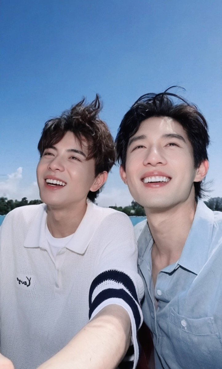 dino11021999's tweet photo. i'm happy when i with you 🫂🧡

#doublehelix #AydenSng #LyuSiTong #Aylio https://t.co/QZ00tT2jZ5