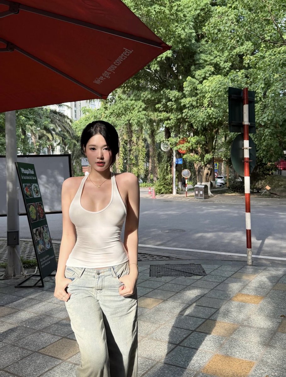uyenniin's tweet photo. Ai cần em giúp gì ko? https://t.co/7i3tDz18l4