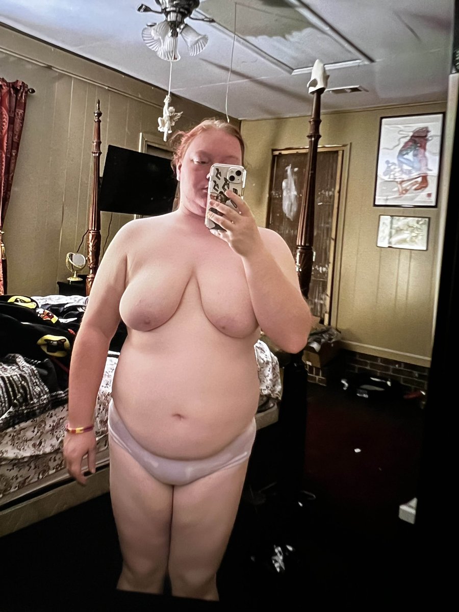 Ikeiah2829611's tweet photo. If I was my sister I’d be a slut #creep #sister #incest #maggie #boobs #tits #nudes #creepshot https://t.co/tY0nbH9b3b