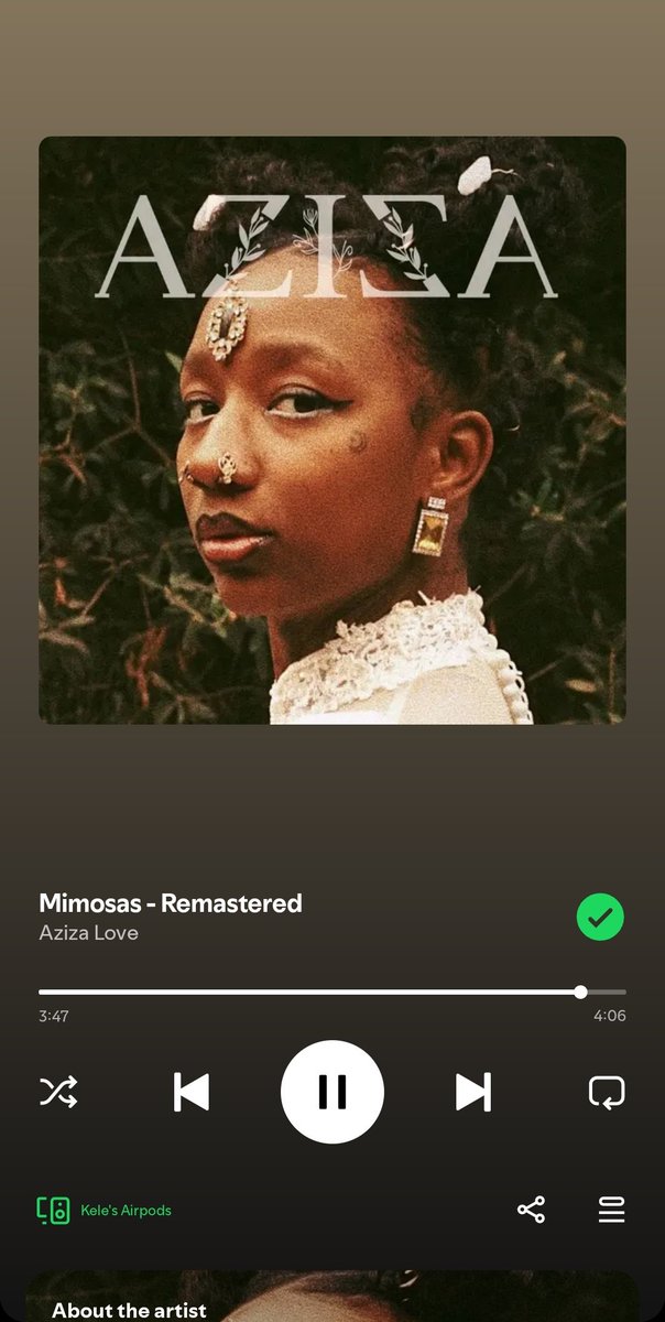 Kelebohileem's tweet photo. mirror selfie, a drink, and a song . https://t.co/U8DqBiCbhp