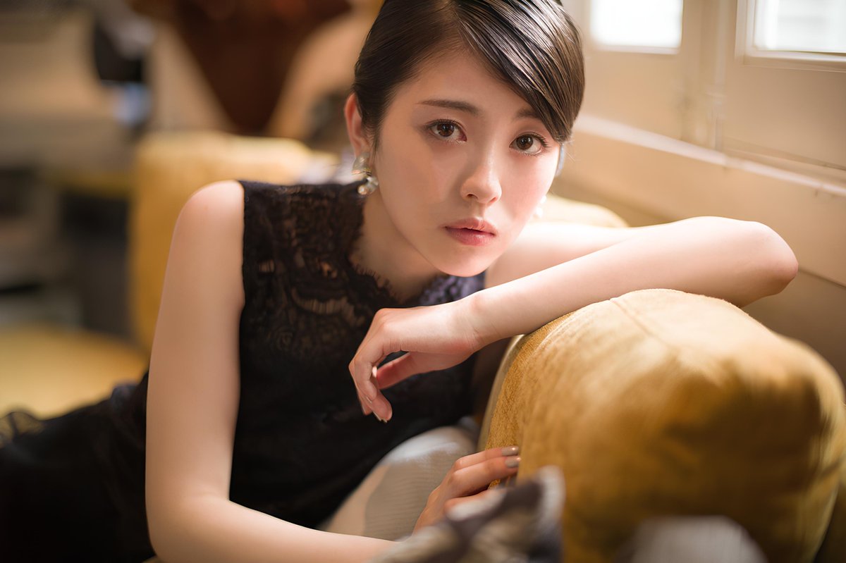 HappySakeLife2's tweet photo. 📸とりあえず、引き続き新旧様々な #浜辺美波 の写真をポスト《その55》
https://t.co/ZLB78ZS5q1
https://t.co/rPGkvdgtwI

左は出所不明。この機会にアップスケール。右上はアニメ映画『#金の国水の国』関連のインタビュー・グラビア。サイト閉鎖かも。検索しても出て来ない。右下もアップスケール。 https://t.co/MyxH6cvC3O