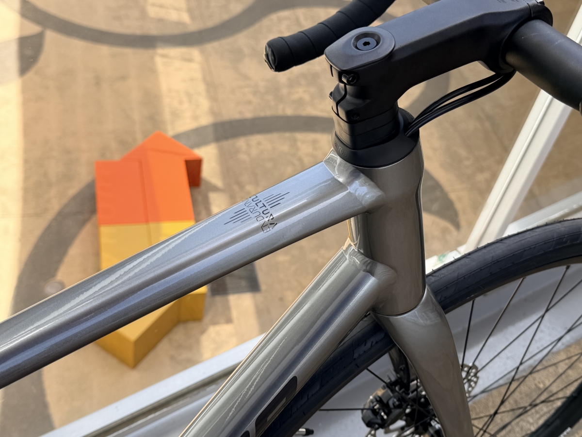 ysroad's tweet photo. 20万円以下で買える油圧ディスクブレーキロード！
【MERIDA SCULTURA ENDURANCE CUES】
▶️ロードバイクはじめての1台に最適
▶️価格は抑えめでも確かな性能のバイクがほしい
▶️せっかく買うなら長持ちさせたい

そんな要望に応える当社だけのオリジナルバイク！
詳しくはリプ欄から👇
・
・
[PU26H1X]