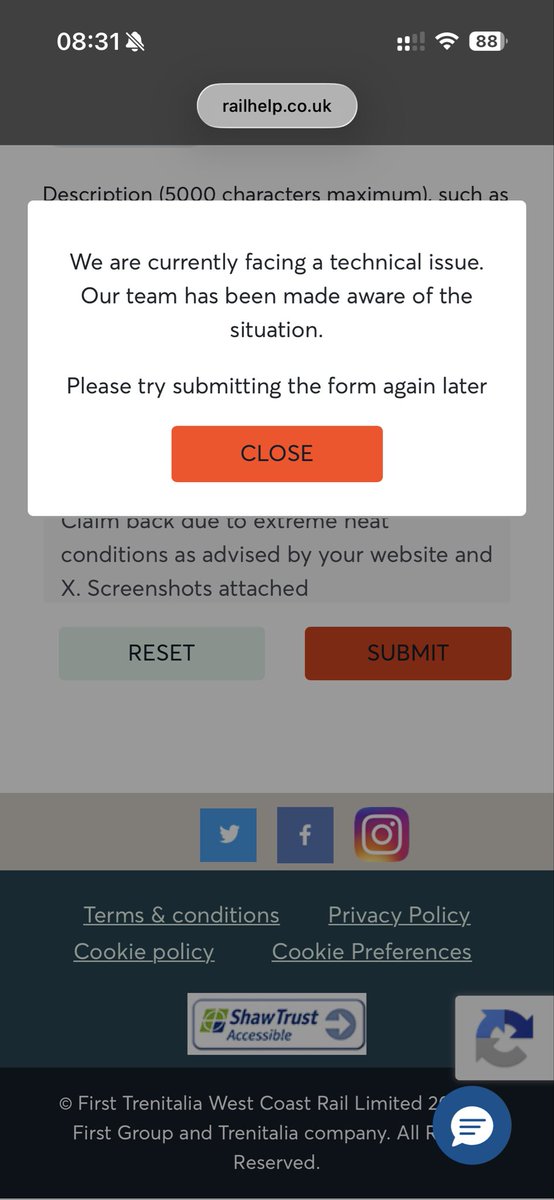 l33na_p's tweet photo. @AvantiWestCoast Thanks but your should be aware the refund page is currently not working due to a technical fault 😒 https://t.co/9rDpxnLYsg