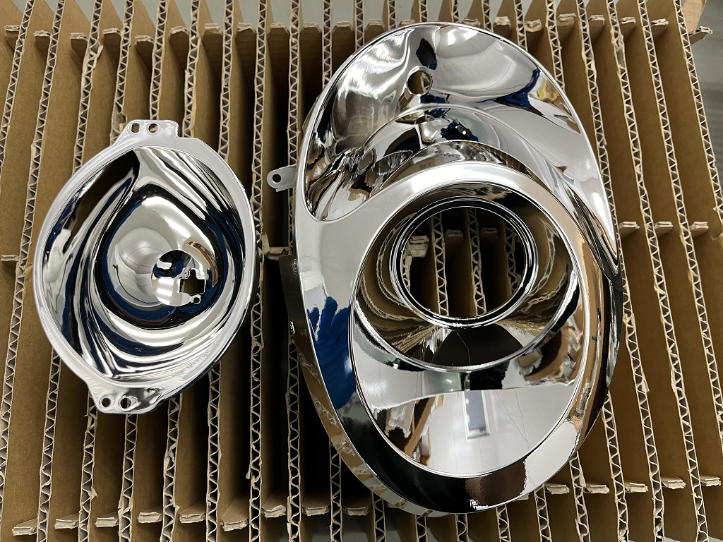 megatoukai's tweet photo. トヨタ
セリカ
型はST205でいいのでしょうか？

ヘッドライトのインナーとプロジェクター反射板の再メッキ加工ご依頼

メッキは反射率の良いアルミスパッタリングメッキ

インナーは素材自体がそこまで耐熱ないのである程度の耐熱

洗浄したケースに収めて

レンズを洗浄、磨きを入れ
カラトジ
#セリカ https://t.co/r2vcScp5iB