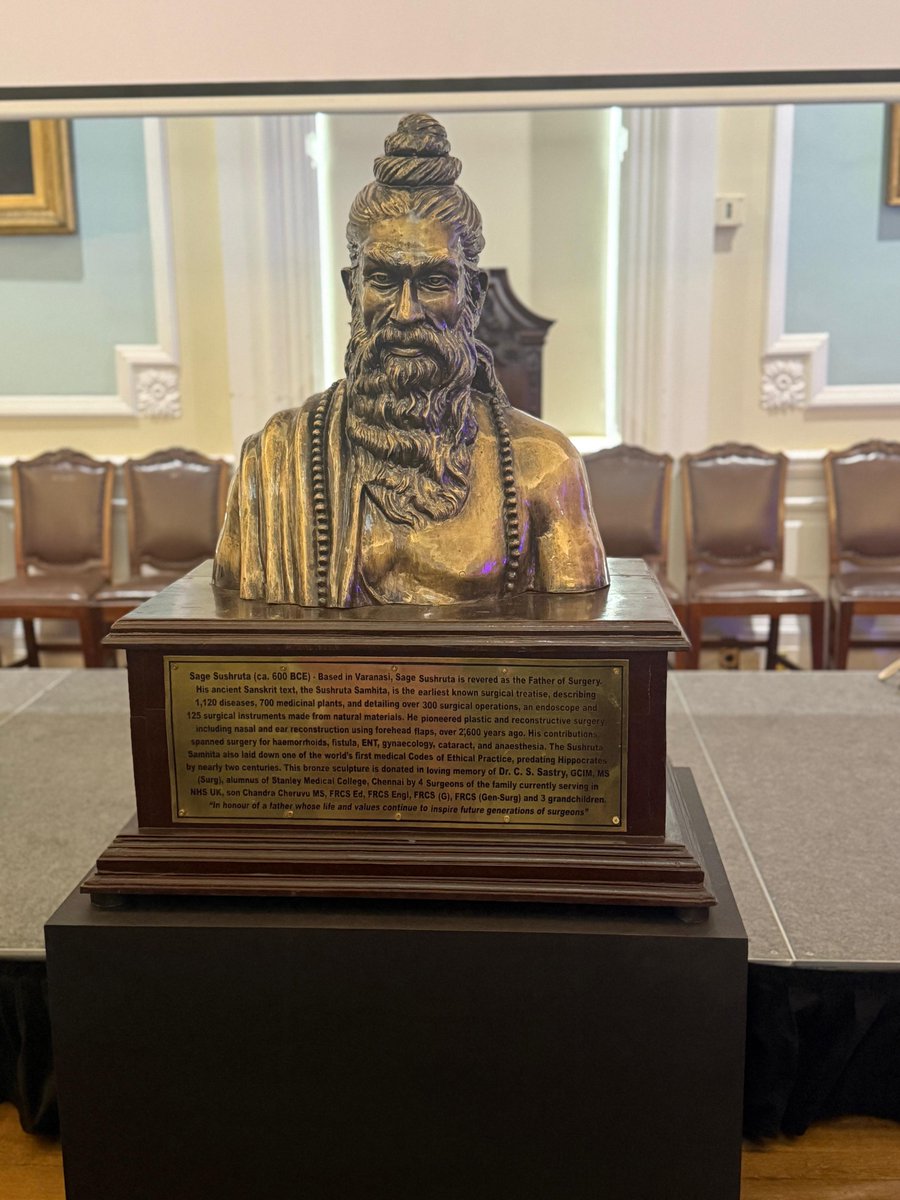 DDIndialive's tweet photo. A proud global recognition for India’s ancient scientific heritage. 🇮🇳

The Royal College of Surgeons of Edinburgh has unveiled a statue of Sushruta, the legendary Indian physician regarded as the pioneer of plastic surgery. His contributions, documented in the Sushruta Samhita over 2,600 years ago, continue to inspire medical science worldwide. 

#Sushruta #India