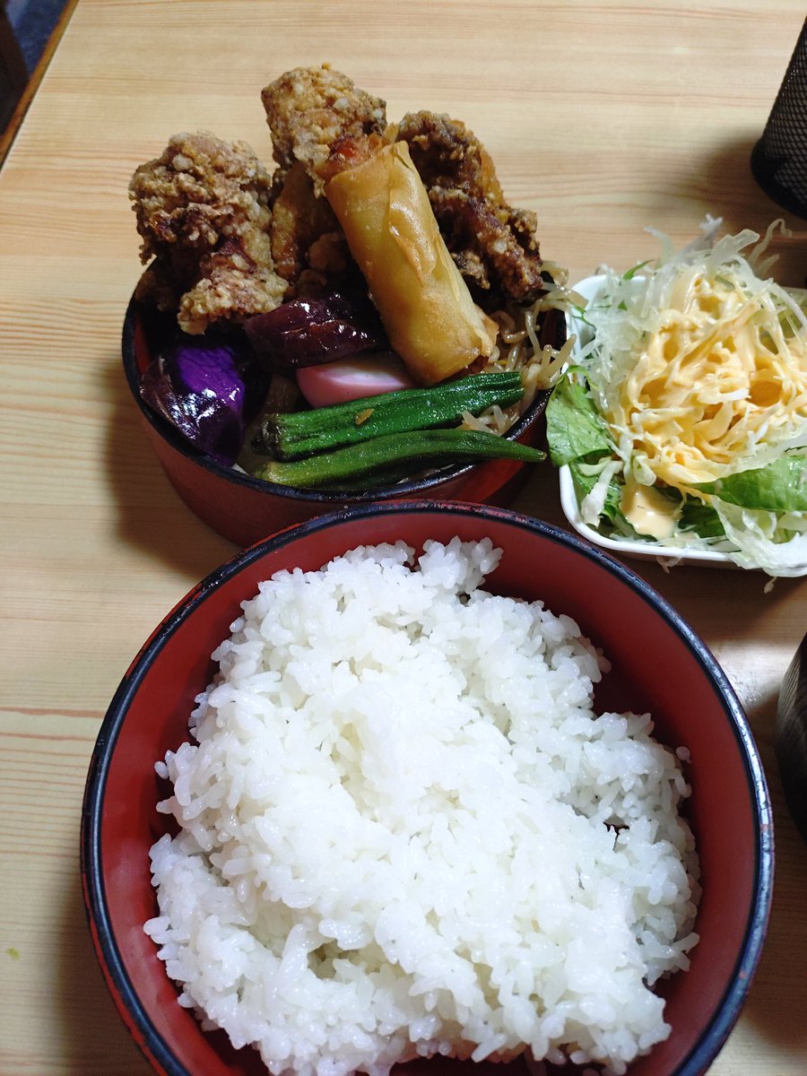 katorigorogoro's tweet photo. 20数年ぶりの
あだち@秋葉原
日和って擦切りの半分😂 https://t.co/0ECBgczXok