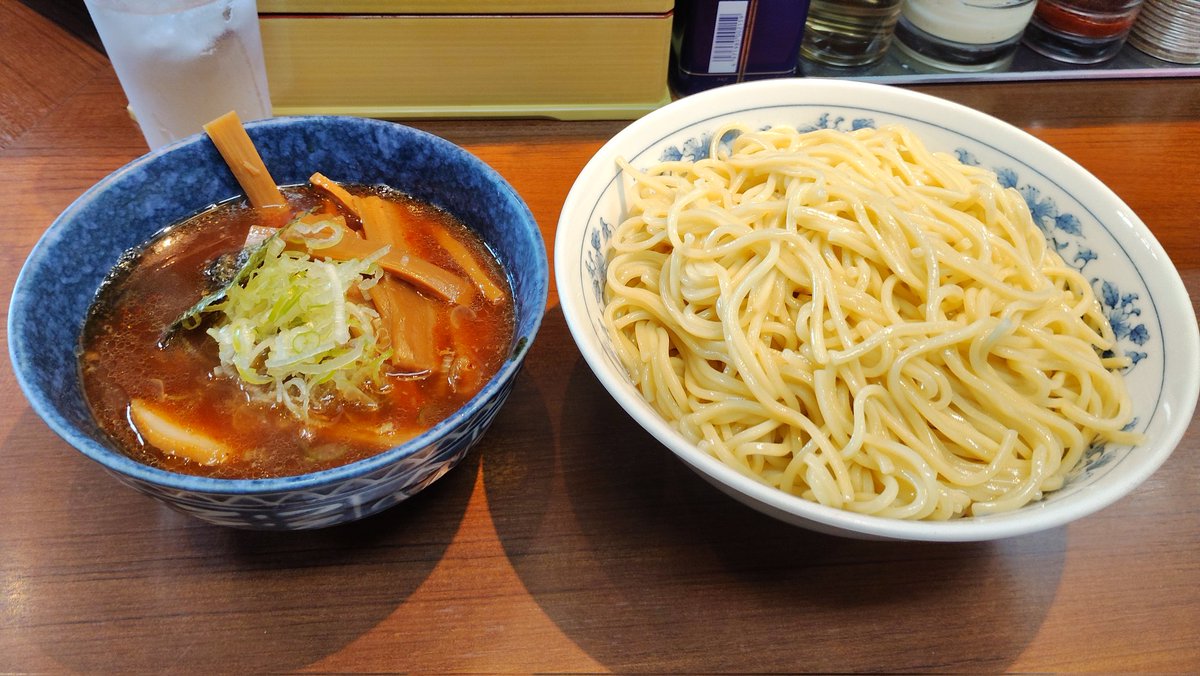 motoken109's tweet photo. またポストが疎かに。先週までのラー活。土曜日はつけ麺の気分だったので大勝軒へ。お腹空かして行ったから大盛でも余裕で完飲完食～💯❤
#大勝軒 https://t.co/n6BV8OU7qr